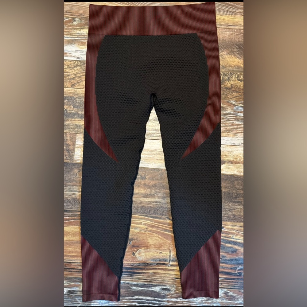 Black and Red/Burgundy Textured compression Leggings by New Look Sport… :)